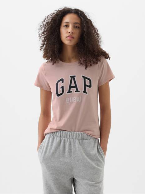 Fitted Gap Dubai Logo T-Shirt